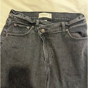 Abercrombie criss cross jeans